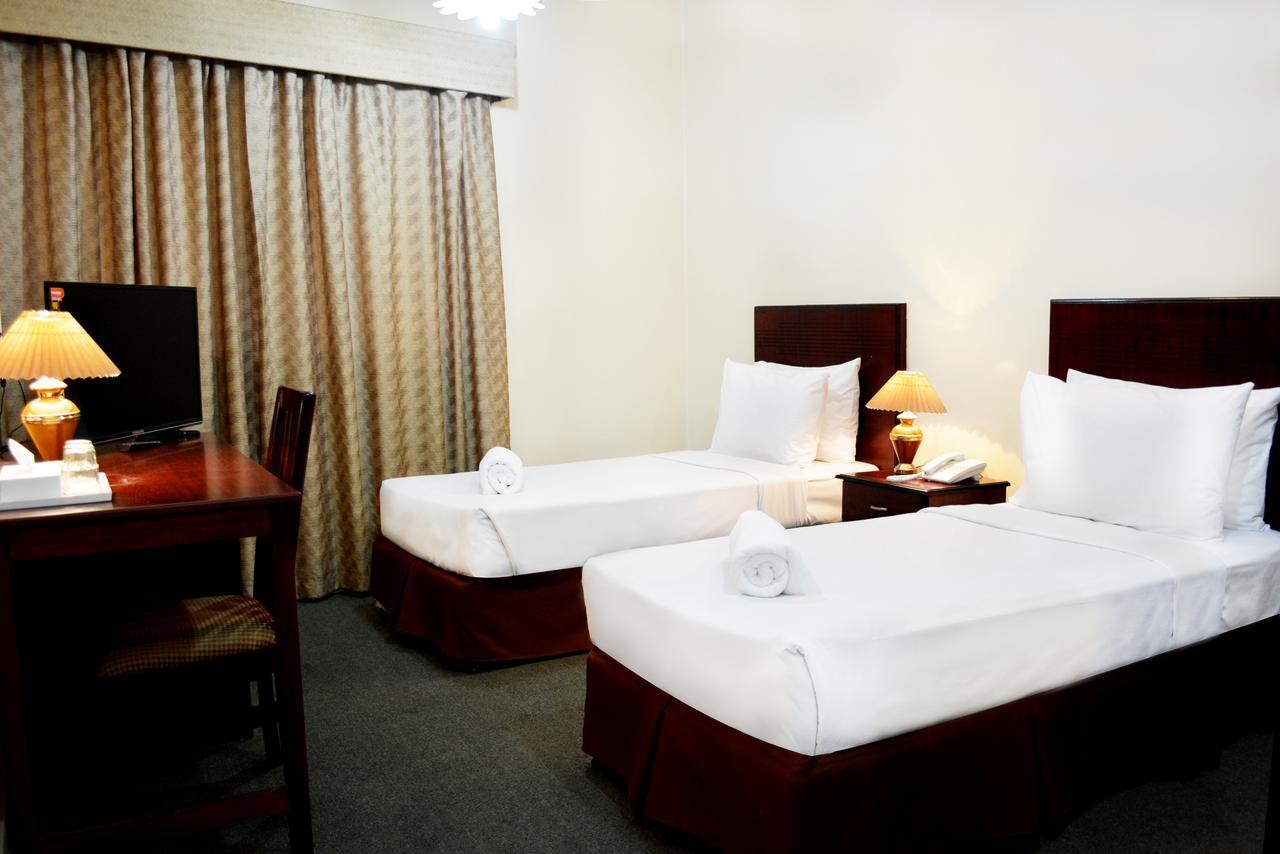 Galaxy Plaza Hotel Дубай Екстер'єр фото